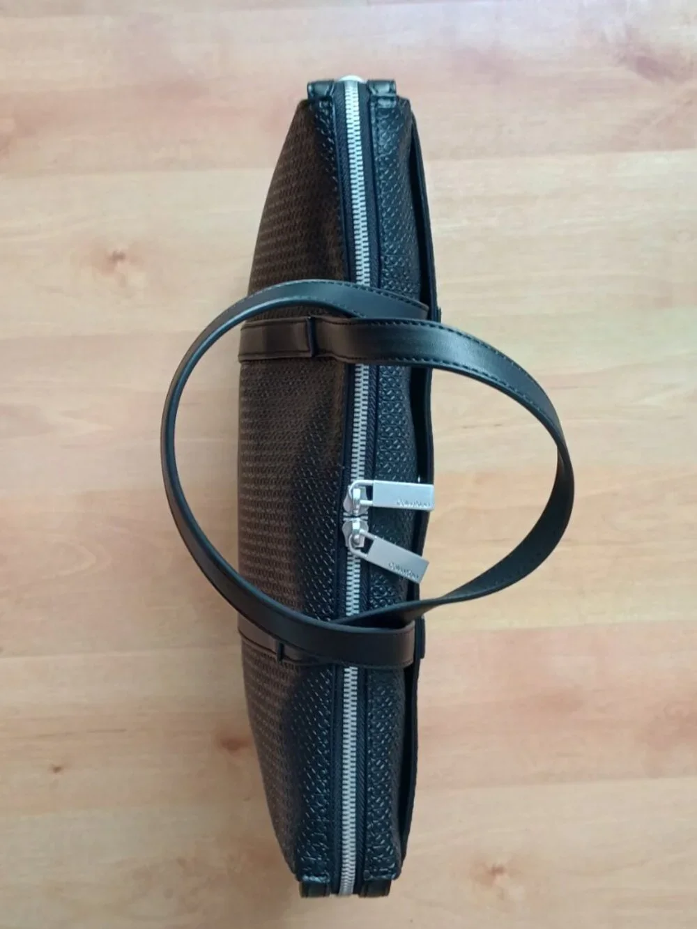 Never used-Calvin Klein computer bag-Sleek design & High quality-Unisex - Picture 3 of 9